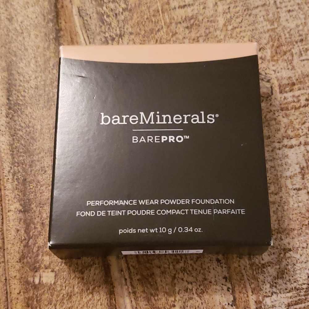 Bare Minerals Performance Wear Powder Foundation